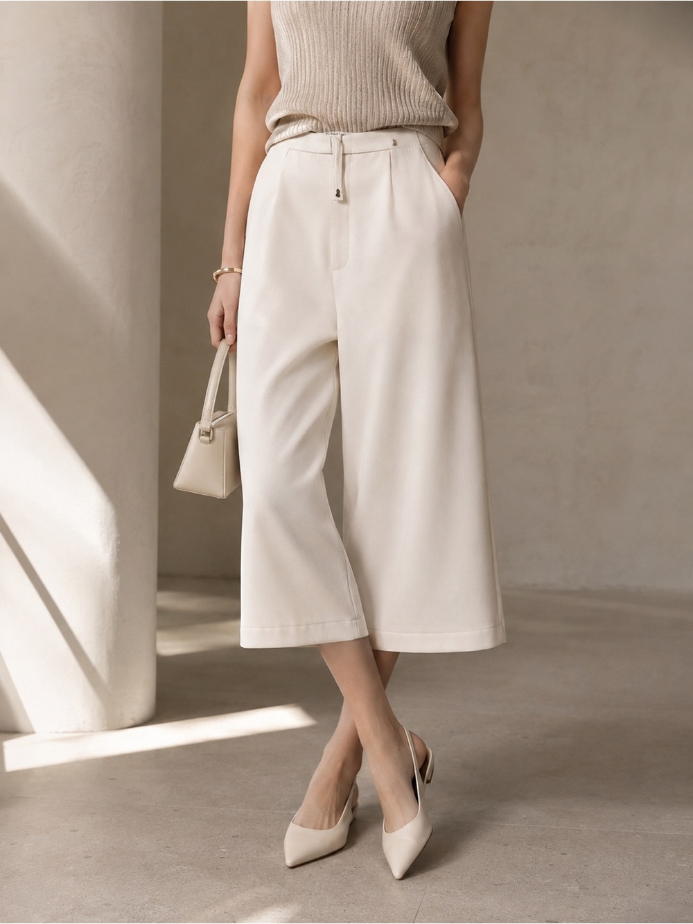 Aritzia Cropped Wide-Leg Capris